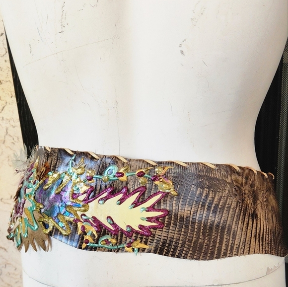 It's a Jungle Vintage Belt Artistic Elephant Belt with Design - Picture 4 of 5